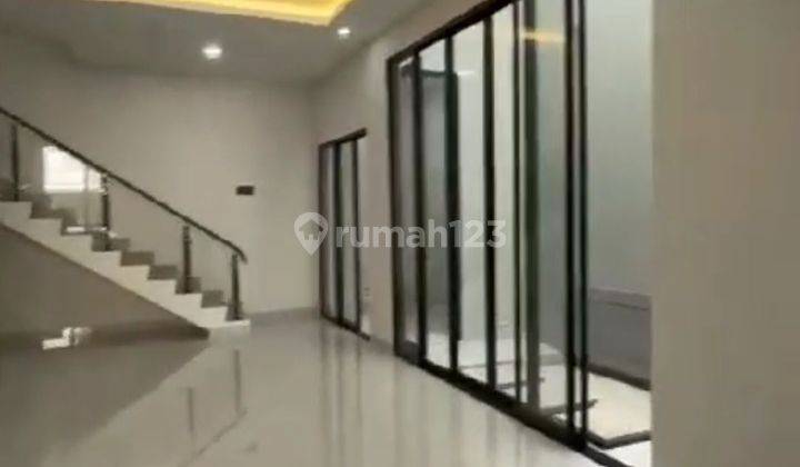 Rumah baru gress 2 lantai di Dian Istana 2