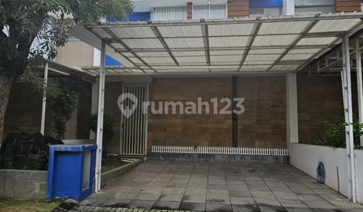 Disewakan Rumah Luas Siap Huni dengan Furnish di Royal Residence