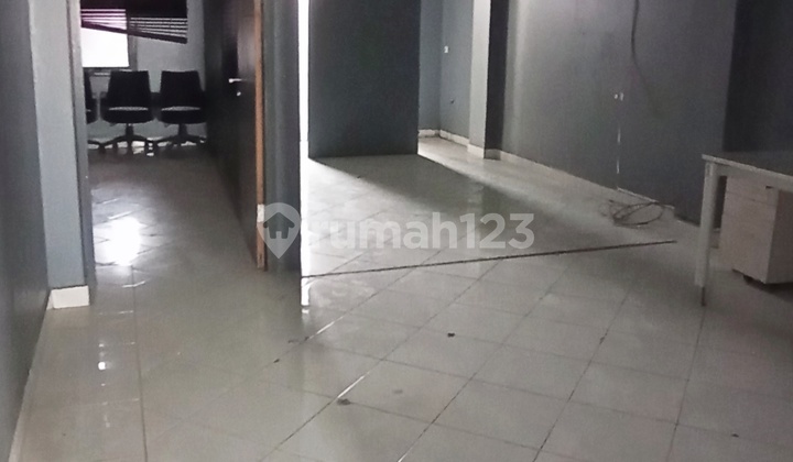 For Rent, Segeraruko 4 Floors.@Very Strategic Location, Very Suitable for Business/Office Parking. Spacious, Adequate Parking Capacity. 2