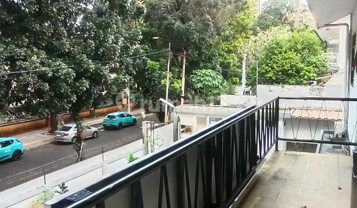 Area Blok M - Bangunan 2 Lantai ,Parkiran Luas Cocok untuk Kantor / Usaha 2