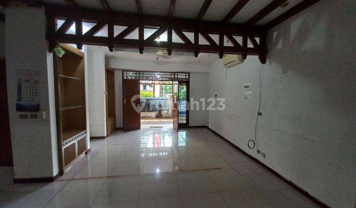 Rumah Cocok Hunian Kantor Mess Lokasi Strategis Tebet Barat Dekat Mt. Haryono