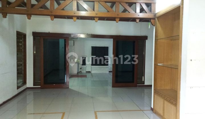 Rumah Cocok Hunian Kantor Mess Lokasi Strategis Tebet Barat Dekat Mt. Haryono