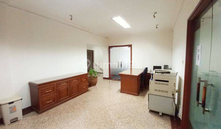 Gedung Kantor Lokasi Strategis Cipaku Kebayoran Baru Dekat Scbd