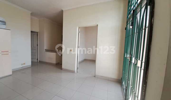 Dijual.rumah 2 Lantai di Semanan Indah 2