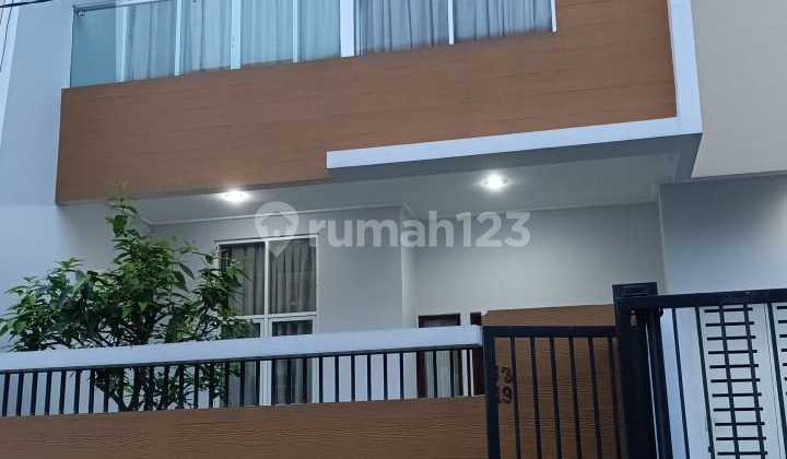 Dijual Cepat Bagus Rumah Intercon