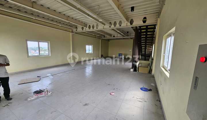 For Rent 4-Story Shop House On Serpong Main Road
