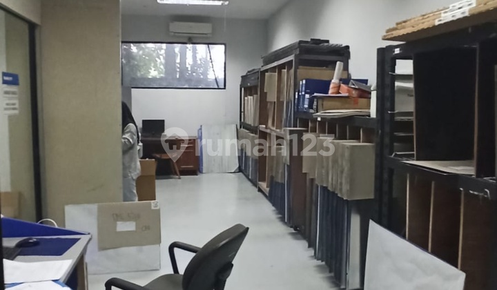 Gedung kantor lokasi sangat strategis 3