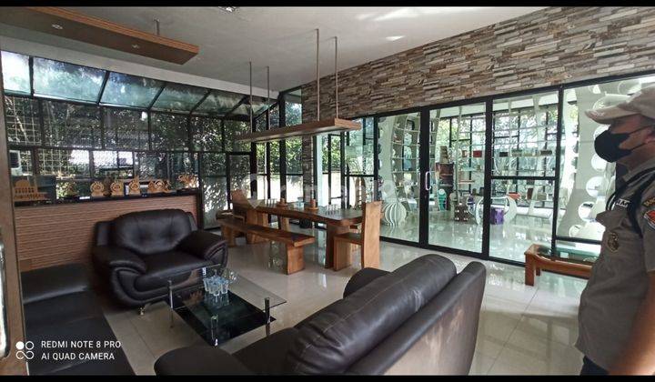 Gedung kantor lokasi sangat strategis 5