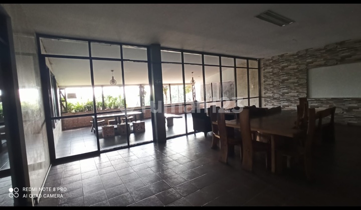Gedung kantor lokasi sangat strategis 10