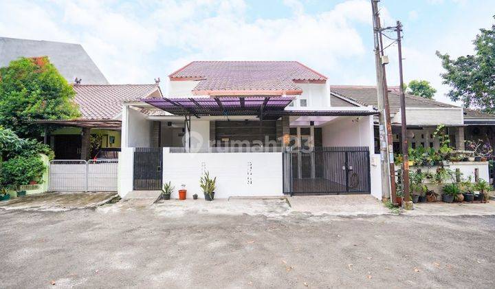 RUMAH BAGUS, GRIYALOKA BSD, SIAP HUNI, RAPI, LUAS 162 M DEPAN TAMAN 1