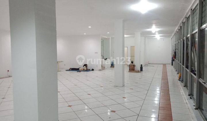 RUKO HADAP JALAN RAYA, GANDENG 3 UNIT, PARKIRAN LUAS 4
