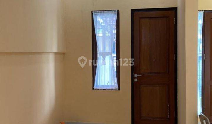 RUMAH RAPI,  SIAP HUNI, ADA KITCHEN SET DAN AC 5