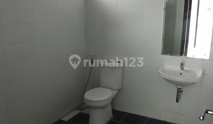 RUMAH USAHA, PINGGIR JALAN BOULEVARD ICON, COCOK utk USAHA Resto, Cafe, Kantor, sekolah, Kost, DLL 10