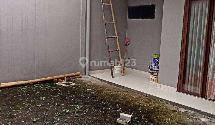 RUMAH RAPI,  SIAP HUNI, ADA KITCHEN SET DAN AC 7