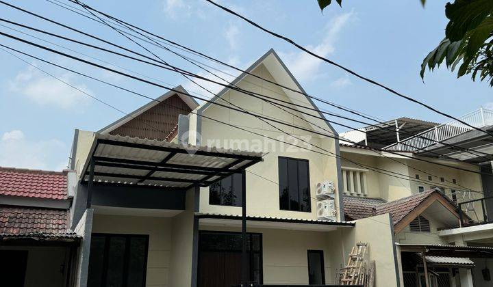 Murh, Rumah Baru 2 Lantai, Depan Taman, Sudah Renovasi, Siap Huni, Di Nusaloka 2