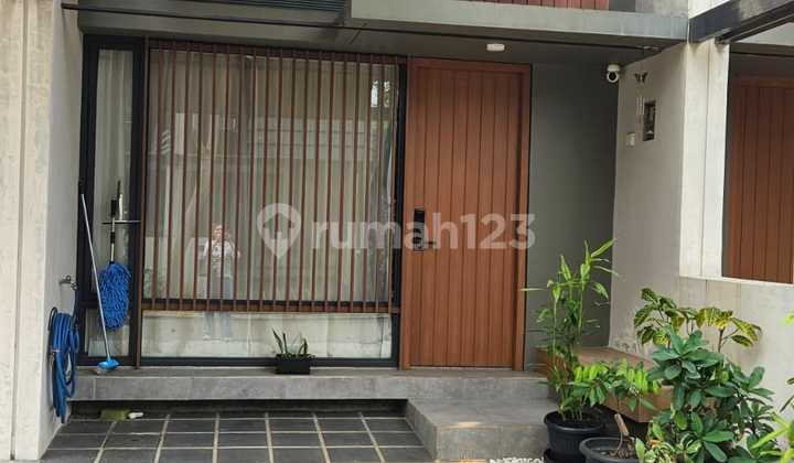 Rumah Fleekhauz R Murah BSD, Furnish, Depan Taman
