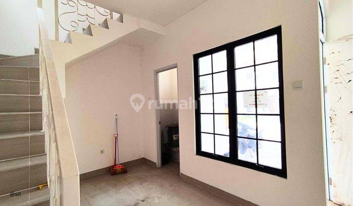 Rumah Modern Sevilla Townhouse Lokasi Strategis Sport City 2