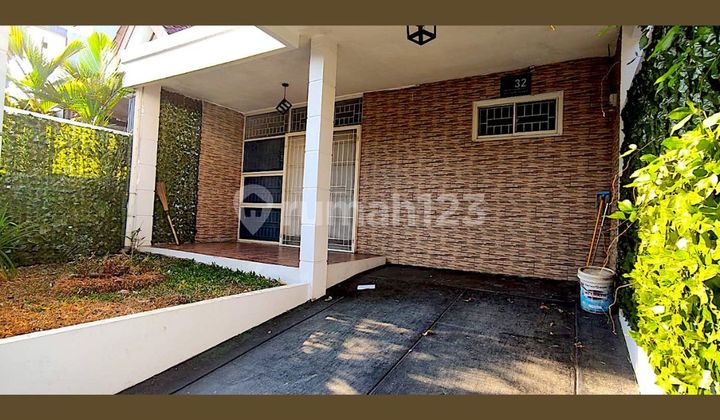 Family Home in a Comfortable Neighborhood at Beverly Cluster [Lippo-Cikarang] 2