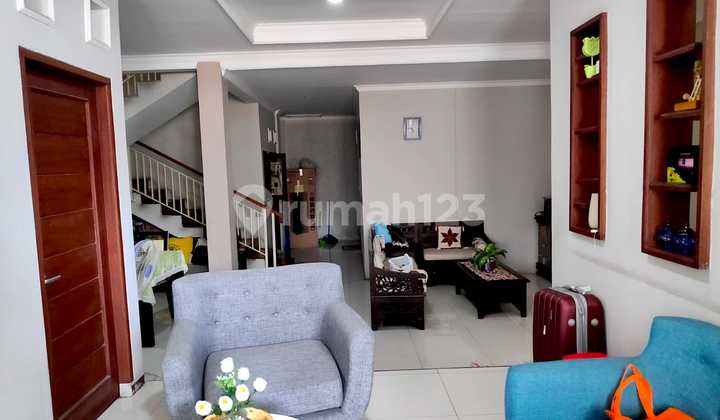 Rumah 3 Lantai Di Mekar Indah Jababeka 5 Kamar Tepi Jalan Boulevard