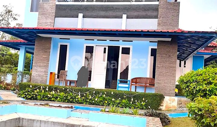 Villa Strategis di Citeko Cisarua - Villa Alley Biru, 2 Lantai Halaman Luas Kolam Renang Villa Strategis di Citeko Cisarua - Villa Alley Biru, 2 Lantai Halaman Luas Kolam Renang