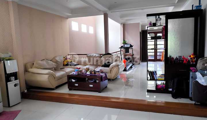 Rumah 3 Lantai Di Mekar Indah Jababeka 5 Kamar Tepi Jalan Boulevard Rumah 3 Lantai Di Mekar Indah Jababeka 5 Kamar Tepi Jalan Boulevard