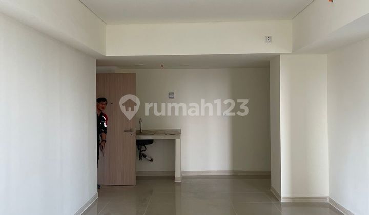 Silverlake Tower Meikarta Unit With 4 Bedrooms Spacious 2