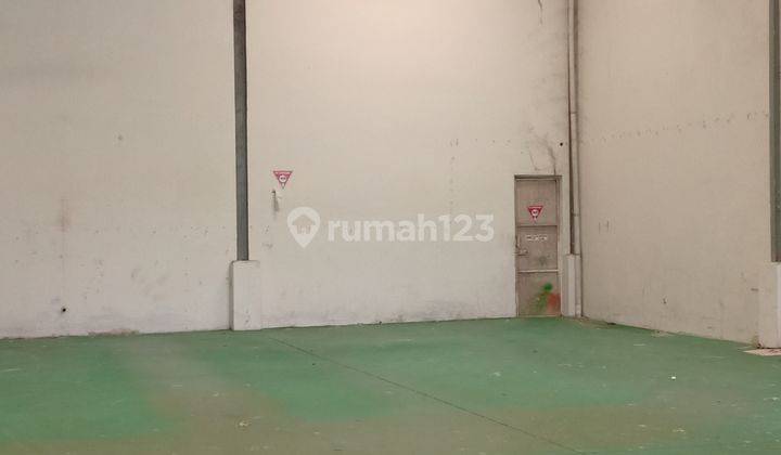Gudang Industri Non Polutan Di dalam Komplek Pergudangan