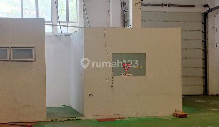 Gudang Industri Non Polutan Di dalam Komplek Pergudangan