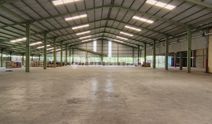 Warehouse in Industrial Area