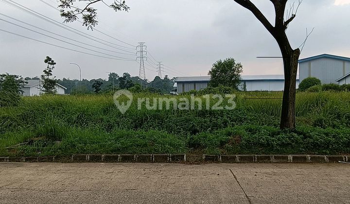 Corner Lot in Industrial Estate Area Corner Lot in Industrial Estate Area