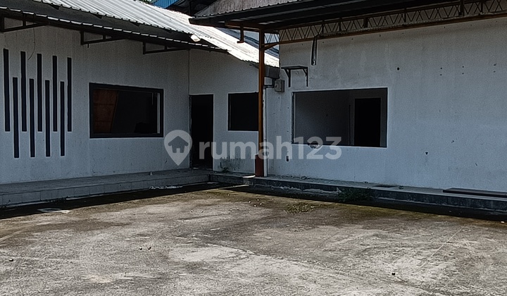 Light Industrial Warehouse Light Industrial Warehouse