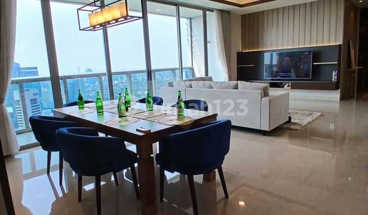 Apartemen 4 Kamar Tidur Tower One Type B Shangrilla Hotel View