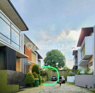 Town House Kemang Area the Heaven  2