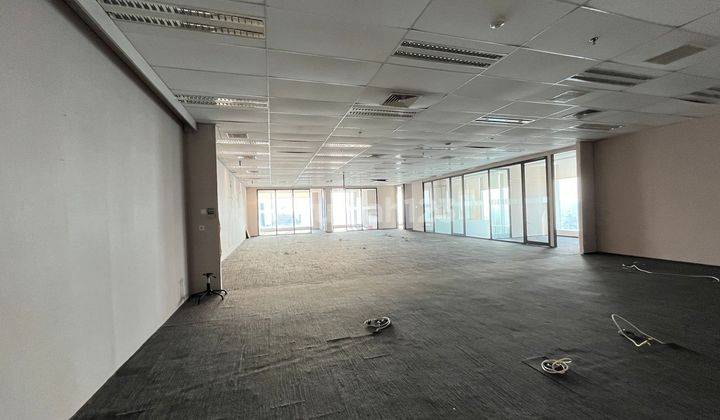 Rent / Sale Office 1 Floor At Sahid Sudirman Residence , High Floor , Beautiful View 2