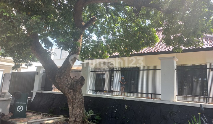 Rumah 2 Lantai +swimingpool Parkiran Luas Permata Hijau Jakarta