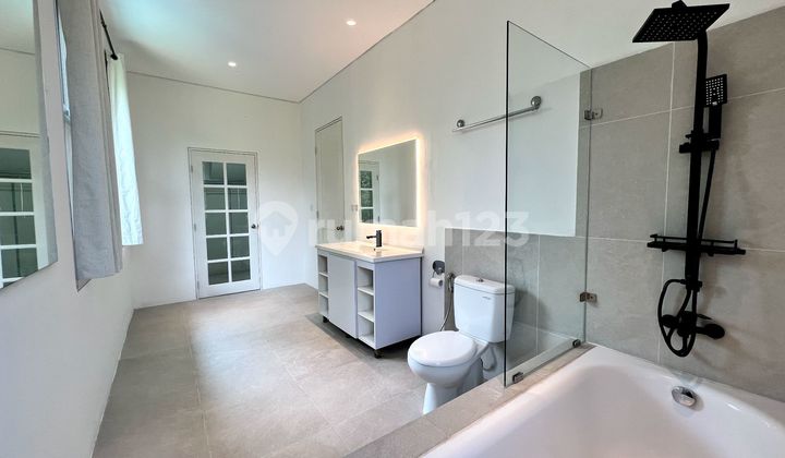 Siap Huni! Rumah Eksklusif 4 Lantai Di Scbd Widya Chandra- Di Lokasi Super Premium Jakarta 2