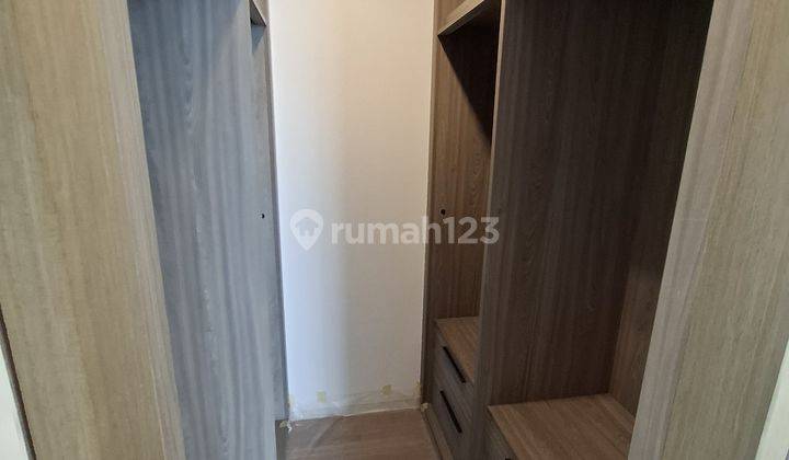 kamar tidur apartment verde two murah semi