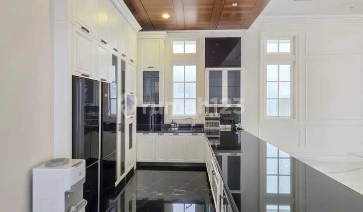 For Sale Classic Luxury House In Mega Kuningan – With Elevator & Swimming Pool! 2