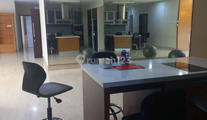 Rent Capital Residence Apartemen 4 Bedroms (size 300 Sqm Tower 2 ) High.floor 2