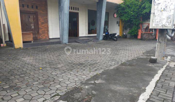 Uko Besar 2 Lantai Jl. Adi Sucipto Km. 6 3