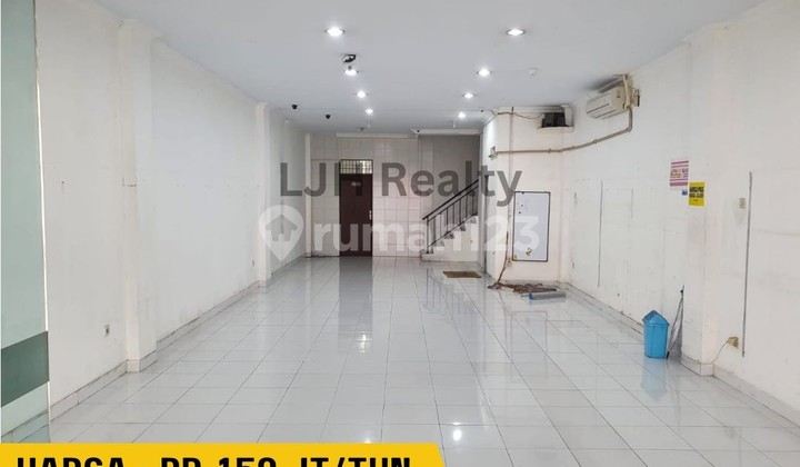 For Rent: 2-Story Shop House (RUKO) PRIME LOCATION on Main Road Palagan 1