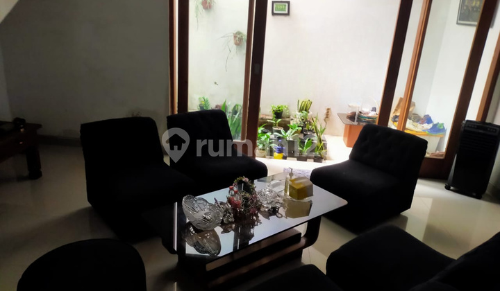 Dijual Rumah Modern & Strategis  2