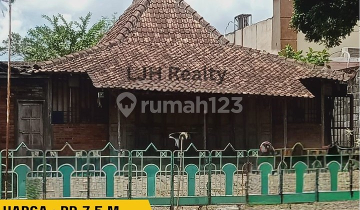 Dijual : Tanah Bonus Bangunan Lama Thn 1950an. 