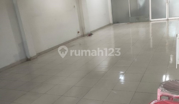 FOR RENT SHOPHOUSE NEAR MALIOBORO 2