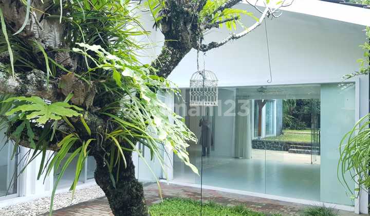 Rumah Mewah, Modern Minimalis,  Bagus dan Terawat, Lokasi di Utara Kota Jogja, Dalam Lingkungan dan Wilayah Yang Asri, Tenang, Bersih dan Aman, di Jl Gito Gati.  2