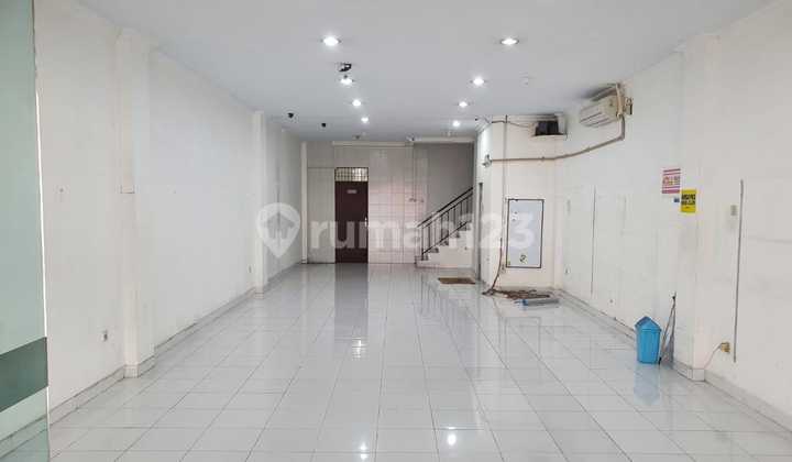 For Rent: 2-Story Shop House (RUKO) PRIME LOCATION on Main Road Palagan 2