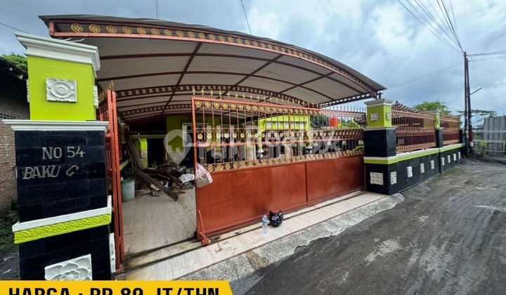 House for Rent in Wedomartani. Only 6 Minutes from Maguwoharjo Stadium. House for Rent in Wedomartani. Only 6 Minutes from Maguwoharjo Stadium.