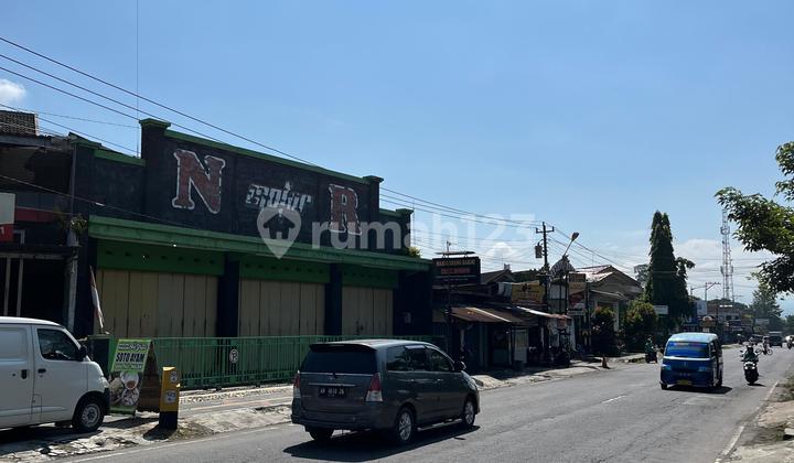 For Sale: Shop House &#43; Home. Strategic Location in the Center of Magelang City.