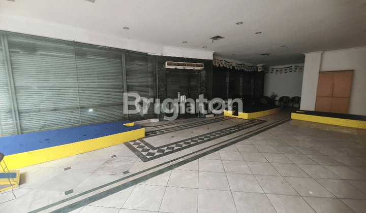 GEDUNG MINI BUILDING 2 LANTAI EX SHOWROOM LOKASI STRATEGIS JAKARTA PUSAT 1