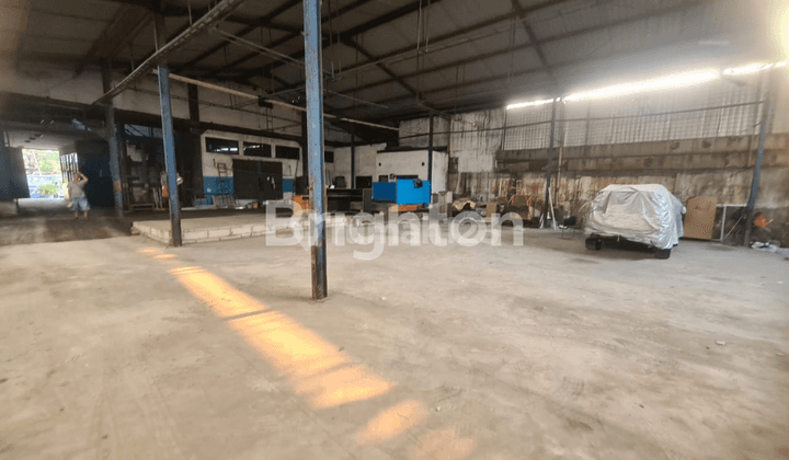 GEDUNG EX WORKSHOP GROGOL 4 LANTAI + ROOFTOP DEKAT TOL 1